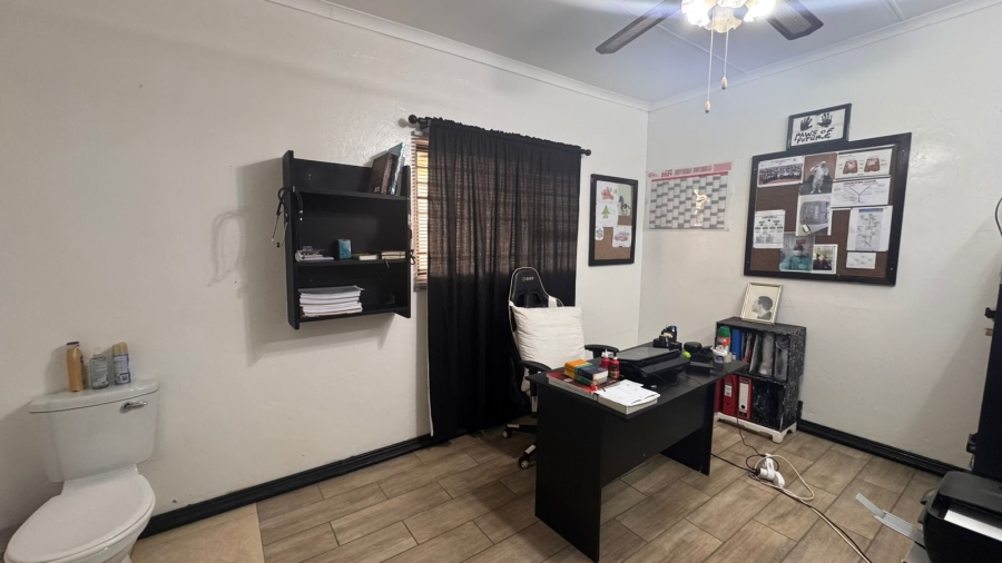 3 Bedroom Property for Sale in Beaconsfield Northern Cape